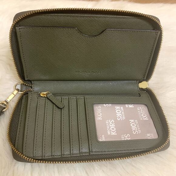 MICHAEL KORS Olive Green Pebbled Leather Zip Around 7" Wristlet Phone Wallet - Picture 8 of 16